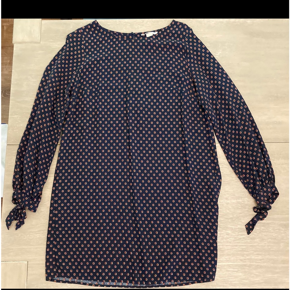 H&M mini dress w/ long sleeves, navy w/ red pattern, size 12